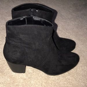Brand New Black JCpenney ana Heel Booties Size 8 W